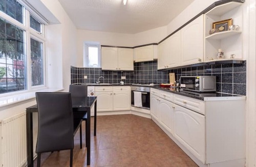Golders Green Apartamento | British Character in Golders Green. ground floor. 20min to oxford st.