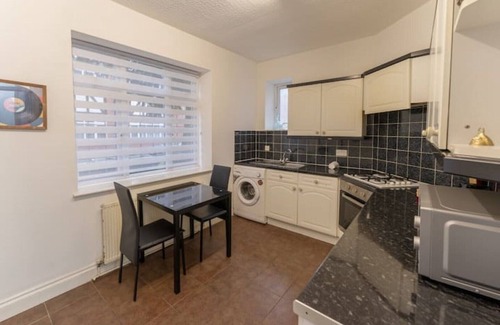 Golders Green Apartamento | British Character in Golders Green. ground floor. 20min to oxford st.