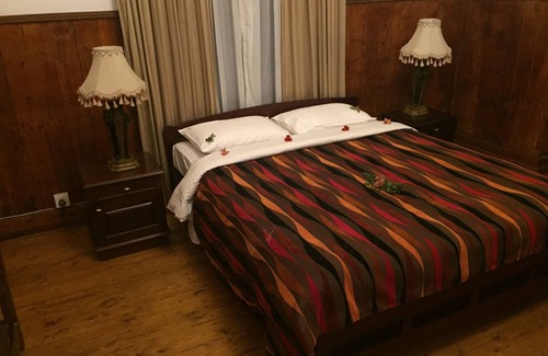 Nuwara Eliya Hotel | Bungalow colonial británico .....