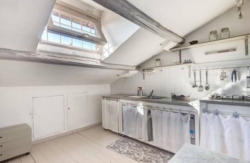 Rione XVIII Castro Pretorio Apartamento | British Embassy Terrace Apartment