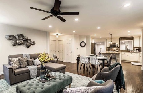 Broad Ripple Casa | Broad Ripple Falcon Crestview Bungalow