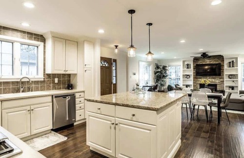 Broad Ripple Casa | Broad Ripple Falcon Crestview Bungalow