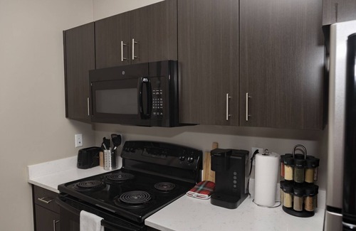 Indianapolis Condominio | Broad Ripple's Hidden Gem 1BR with Free Parking