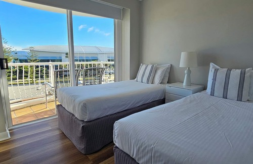 Broadbeach Hotel | Broadbeach Holiday Apartments