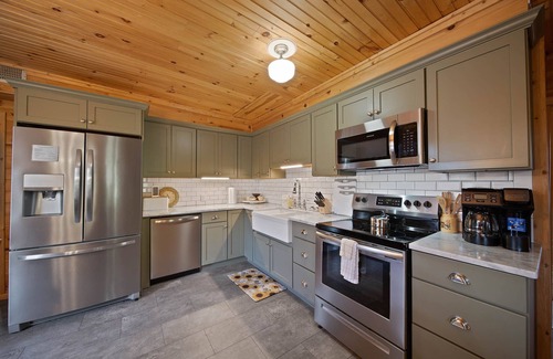 Valle Crucis Cabaña | Broadstone Cottage- pet friendly, fire pit, Valle Crucis