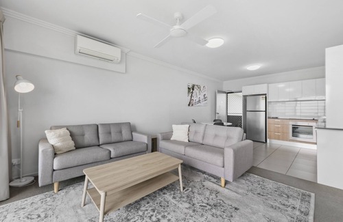 Birtinya Apartamento | Broadwater and Saltwater on the Peninsula.