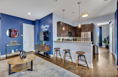 West End Condominio | Broadway Blues at 30th Lofts Near Vandy/West End Nashville, Great Summer Rates