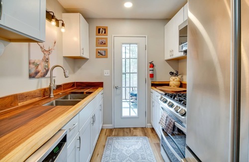 Broadway Cabina | Broadway Cabin w/ Hot Tub: Hike & Ski