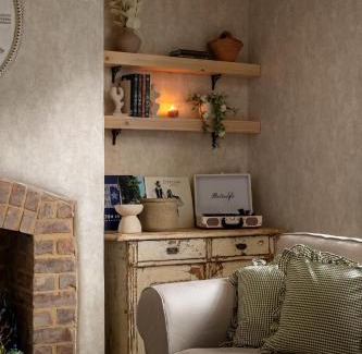 Broadway Casa | Broadway Country Chic Cottage