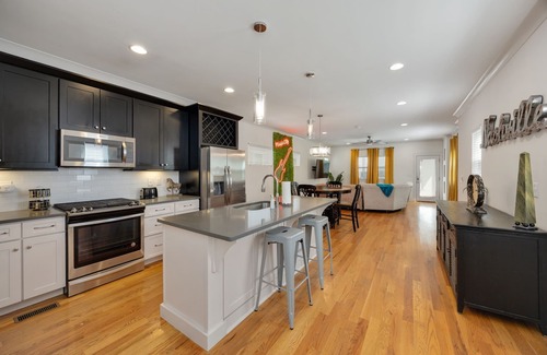 North Nashville Casa | Broadway Retreat Sleeps 10 3BR Downtown Escape
