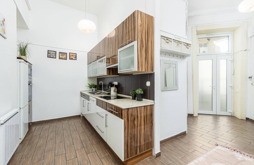 Terezvaros Apartamento | BROADWAY SOHO Neighborhood