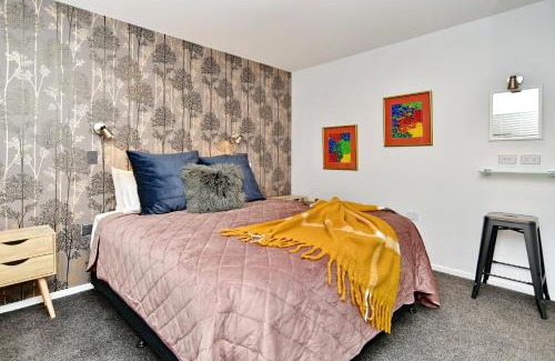 Riccarton Casa | Brockworth Place - Christchurch Holiday Homes