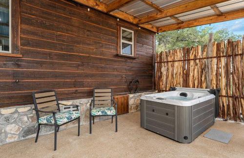 Fredericksburg Casa | Broken Arrow - Private Escape Hot Tub & Fire Pit
