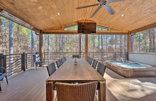 Hochatown Casa | Broken Bow Lazy Dog Lodge with Hot Tub, Pool Table