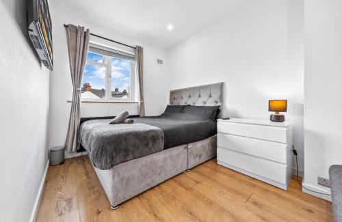 Downham Apartamento | Bromley Serviced Apartments - Beckenham Place Park - London - 2 Bed House - Free Parking - 2 Beds 1 Sofabed