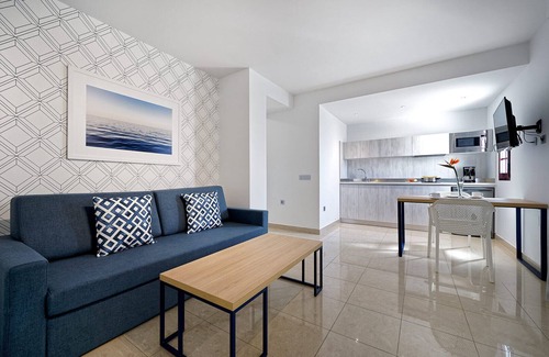 Caleta de Fuste Hotel | Broncemar Beach