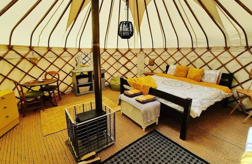 Llandovery Otro | Bronfelen Yurt