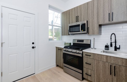 Grand Boulevard Condominio | Bronzeville Manor walking distance to hospitals