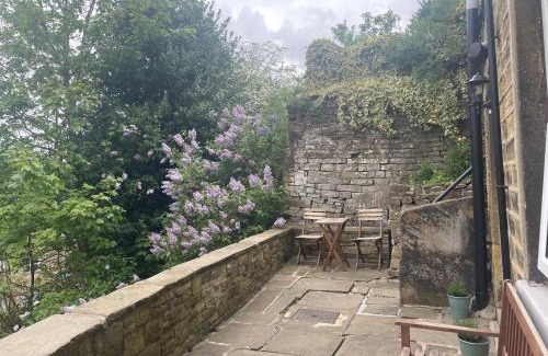 Hepworth Casa | Brook Cottage