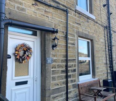 Hepworth Casa | Brook Cottage