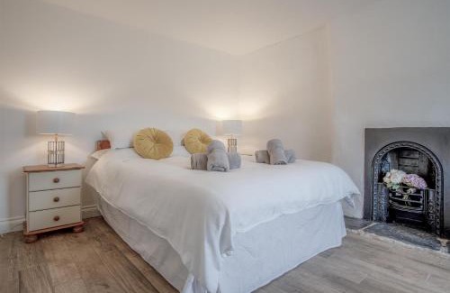 St Brides Casa | Brook Cottage Green - 2 Bedroom Cottage - Dale