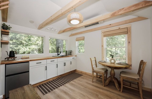 Lincoln Cabina | BrookHaus - Modern Cabin Stay at Harvard Brook