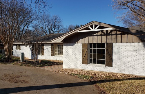 Richland Hills Casa | Brooks Retreat: Swimming! Game Room! Staycation!