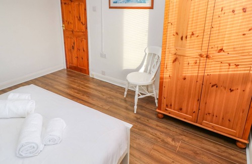 Mumbles Cabaña | BROOKVALE ROAD, pet friendly, with a garden in The Mumbles
