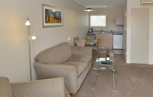 New Plymouth Hotel | Brougham Heights Motel