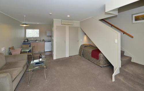 New Plymouth Hotel | Brougham Heights Motel