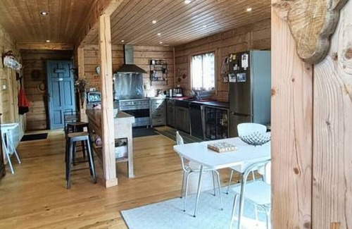 La Bastide-de-Serou Chalet De Esquí | Brouzenac · Superb modern chalet with 12 possible beds in the