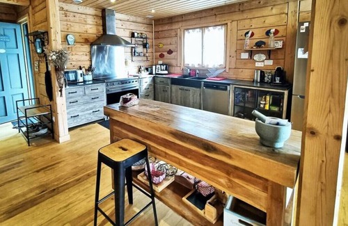 La Bastide-de-Serou Chalet De Esquí | Brouzenac · Superb modern chalet with 12 possible beds in the