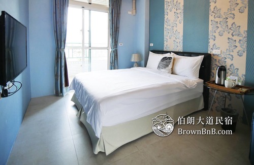 Chishang Cama Y Desayuno | Brown B&B