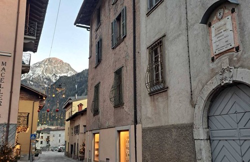 Schilpario Apartamento | Brown Dolomyte Apartment