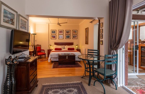 Eastcliff Casa | Brown Jar Studio Apartment