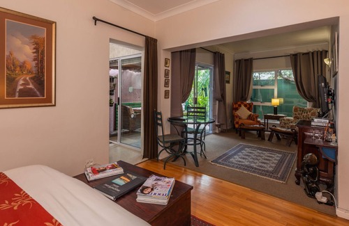 Eastcliff Casa | Brown Jar Studio Apartment