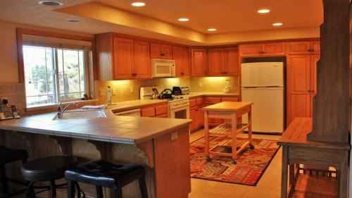 Summit Estates Casa | Brownie B