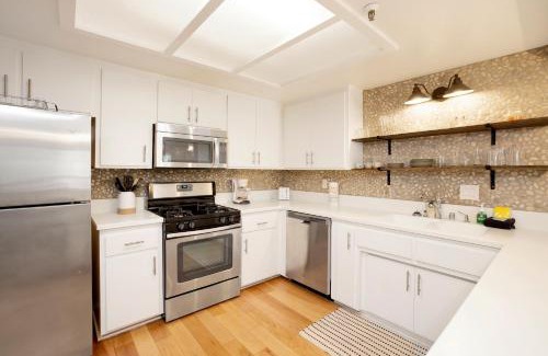 Summit Estates Casa | Brownie's Den- Modern Cozy Central Resort Condo