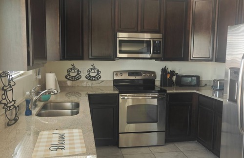 Buckeye Casa | Browny 4 bedrooms 2.5 bath home near freeway.