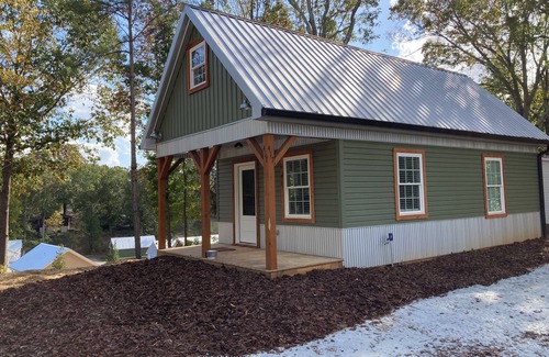 Townville Cabaña | Broyles Landing Cottage at Lake Hartwell SC