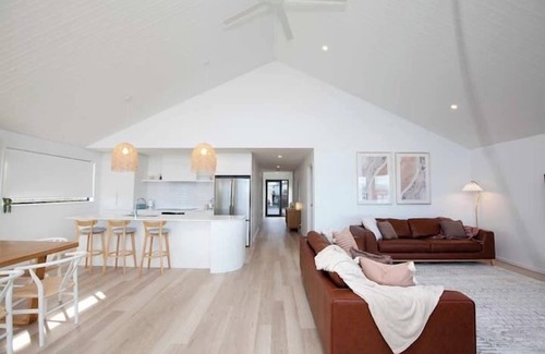 Alonnah Casa | Bruny Island Sunset Retreat