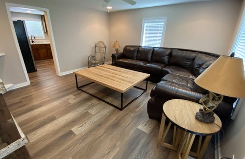 Ashley Oaks Cabina | Brushy Mtn Bungalow-Near Windrock Park Trail G23