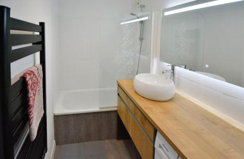 Saint-Martin Apartamento | Bruyères with deck and private parking