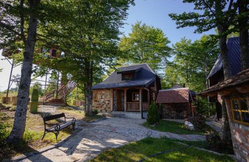Kremna Casa | Brvnara Iverak