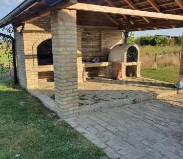 Petrovaradin Chalet De Esquí | Brvnara Lenka
