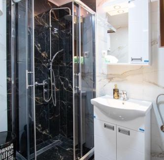 Kremna Casa | Brvnara Tarski pogled