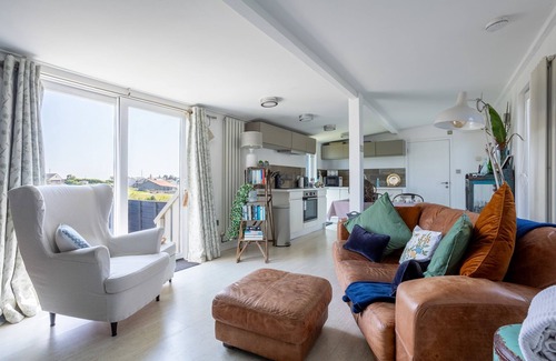 Llanfaelog Cabaña | Bryn Bach - una mascota que tiene capacidad para 2 personas en 1 habitación