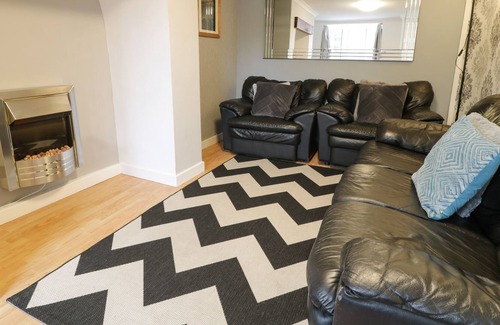 Penrhyndeudraeth Casa | BRYN BETHEL, pet friendly, with a garden in Penrhyndeudraeth
