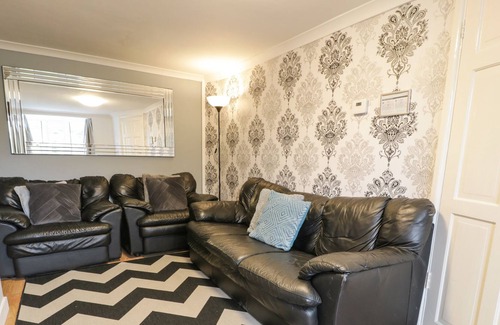 Penrhyndeudraeth Casa | BRYN BETHEL, pet friendly, with a garden in Penrhyndeudraeth