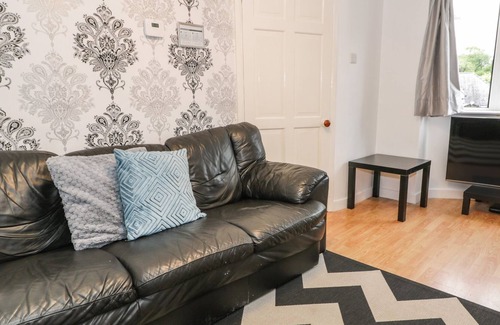 Penrhyndeudraeth Casa | BRYN BETHEL, pet friendly, with a garden in Penrhyndeudraeth